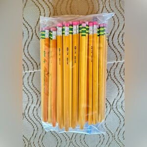 Ticonderoga Dixon HB #2 and Pen+Gear #2 mixed Wooden Pencils Lot - 120 Pencils